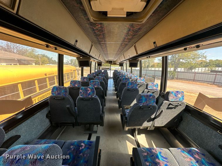 image for item EJ8987 1995 Prevost  H3-41 coach bus