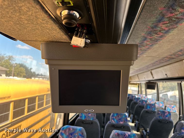 image for item EJ8987 1995 Prevost  H3-41 coach bus