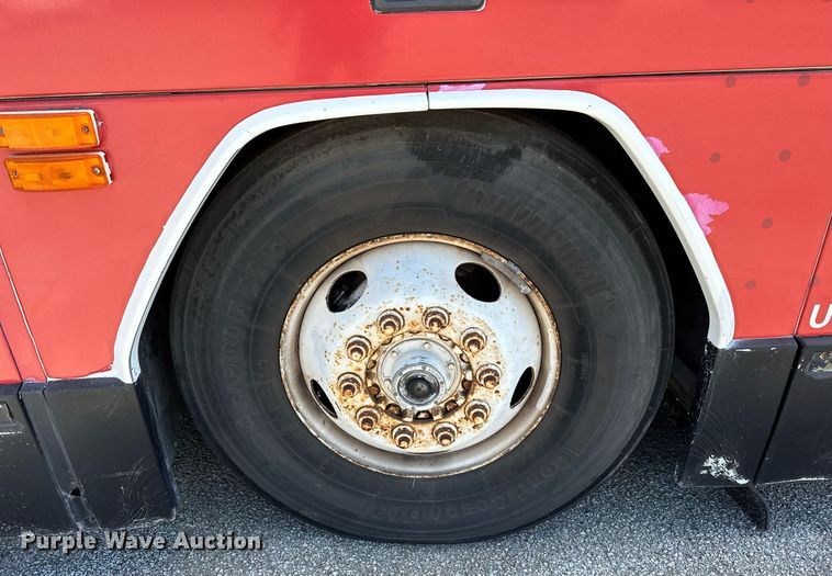 image for item EJ8987 1995 Prevost  H3-41 coach bus