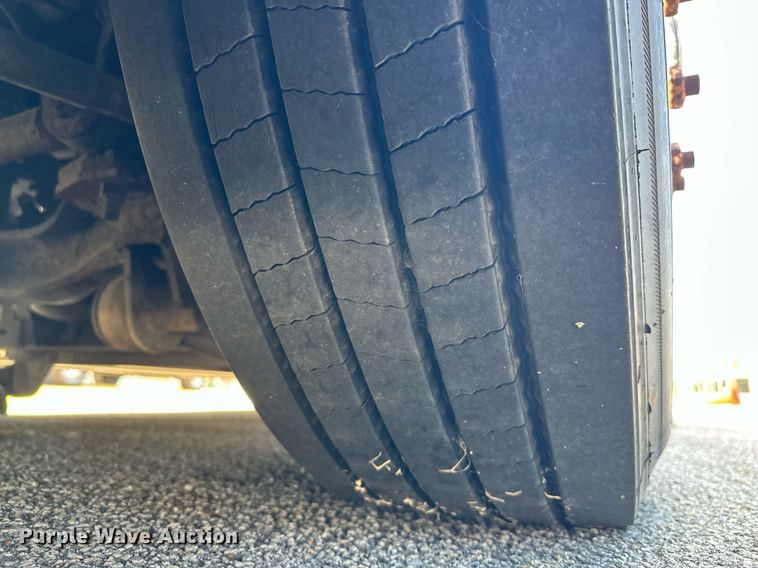 image for item EJ8987 1995 Prevost  H3-41 coach bus