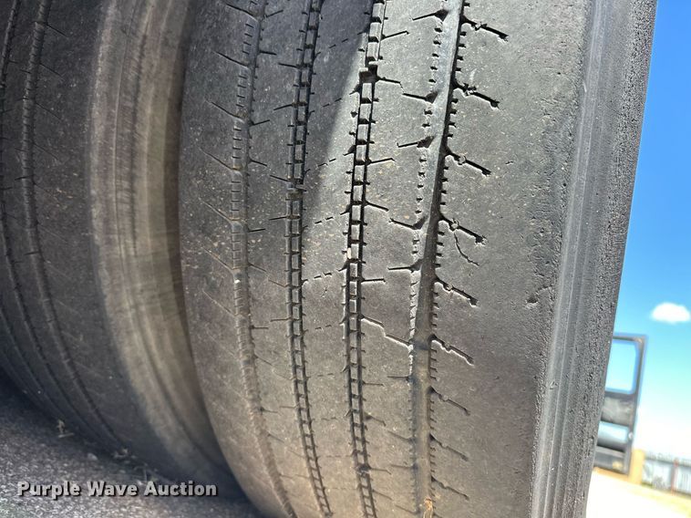 image for item EJ8987 1995 Prevost  H3-41 coach bus