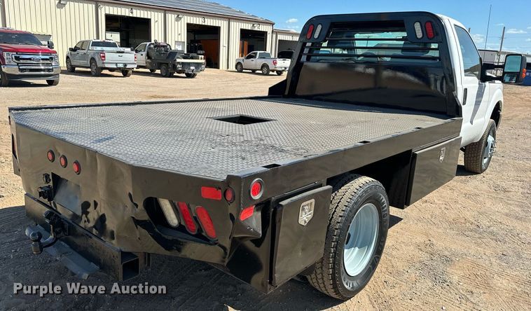 image for item EJ8988 2015 Ford F350 Super Duty  flatbed pickup truck