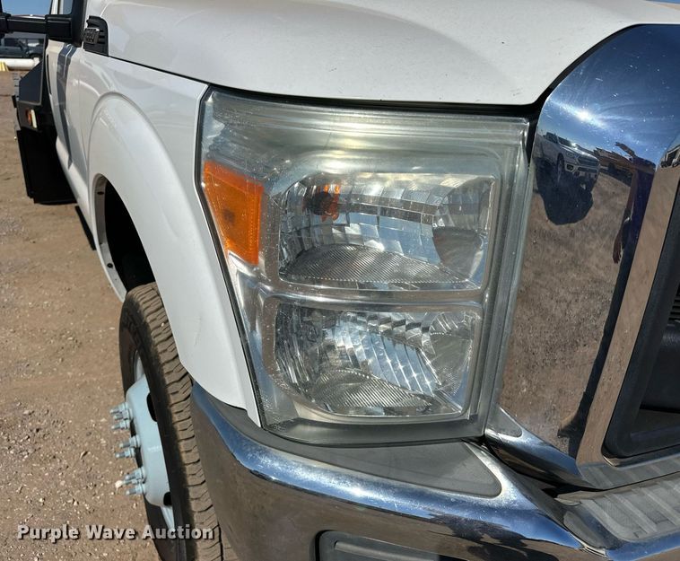 image for item EJ8988 2015 Ford F350 Super Duty  flatbed pickup truck