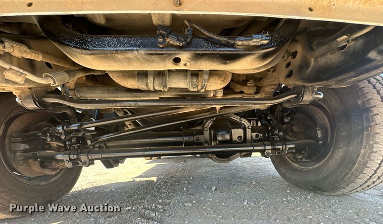 image for item EJ8988 2015 Ford F350 Super Duty  flatbed pickup truck