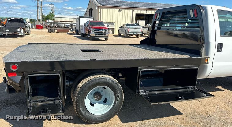 image for item EJ8988 2015 Ford F350 Super Duty  flatbed pickup truck