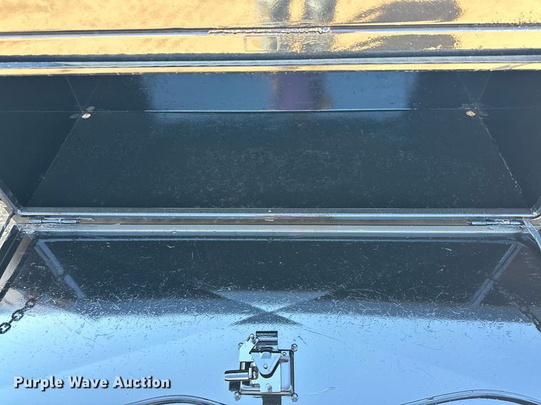 image for item EJ8988 2015 Ford F350 Super Duty  flatbed pickup truck