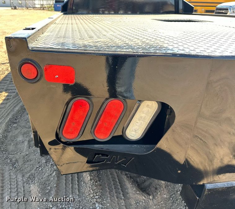 image for item EJ8988 2015 Ford F350 Super Duty  flatbed pickup truck