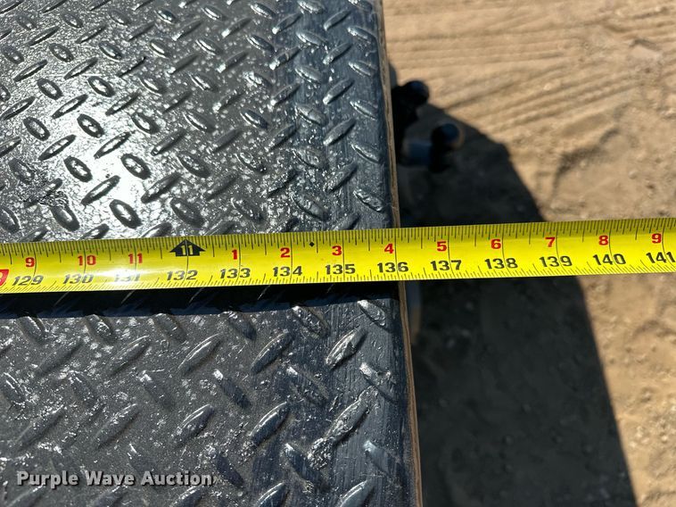 image for item EJ8988 2015 Ford F350 Super Duty  flatbed pickup truck