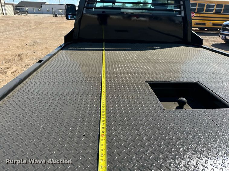 image for item EJ8988 2015 Ford F350 Super Duty  flatbed pickup truck