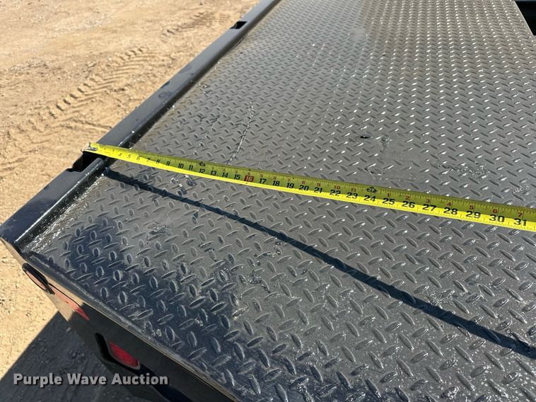 image for item EJ8988 2015 Ford F350 Super Duty  flatbed pickup truck