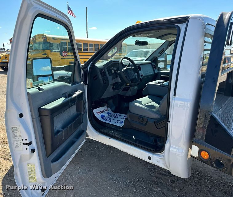 image for item EJ8988 2015 Ford F350 Super Duty  flatbed pickup truck