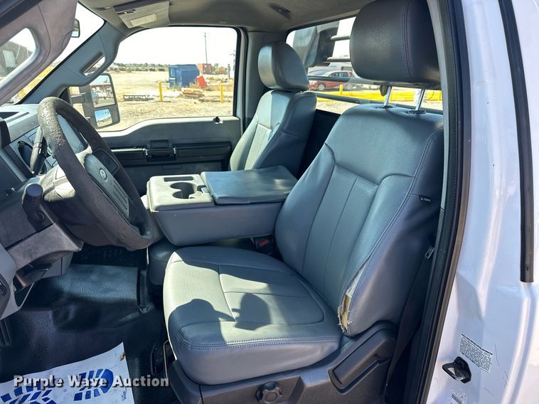 image for item EJ8988 2015 Ford F350 Super Duty  flatbed pickup truck