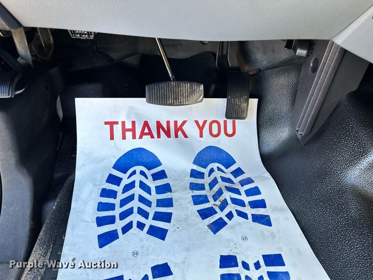 image for item EJ8988 2015 Ford F350 Super Duty  flatbed pickup truck