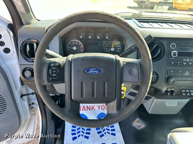 image for item EJ8988 2015 Ford F350 Super Duty  flatbed pickup truck