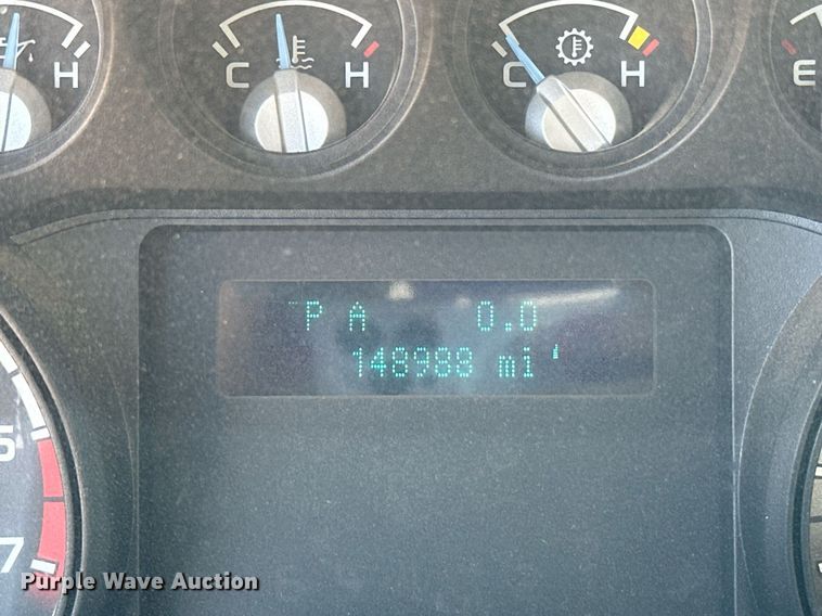 image for item EJ8988 2015 Ford F350 Super Duty  flatbed pickup truck