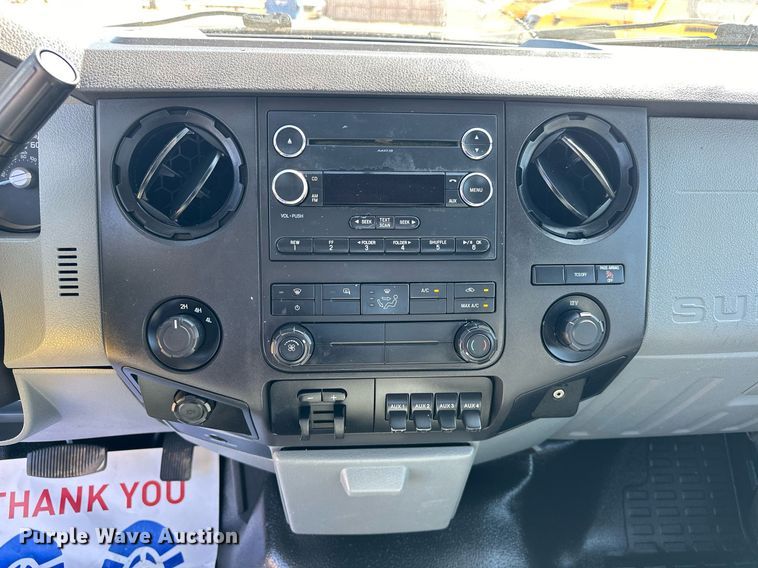 image for item EJ8988 2015 Ford F350 Super Duty  flatbed pickup truck