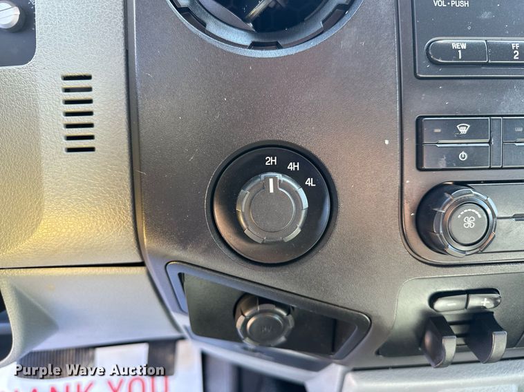 image for item EJ8988 2015 Ford F350 Super Duty  flatbed pickup truck