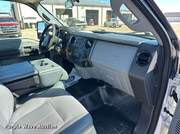 image for item EJ8988 2015 Ford F350 Super Duty  flatbed pickup truck