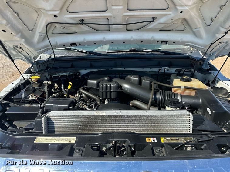 image for item EJ8988 2015 Ford F350 Super Duty  flatbed pickup truck