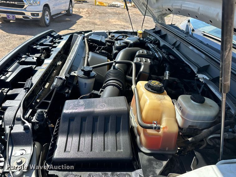 image for item EJ8988 2015 Ford F350 Super Duty  flatbed pickup truck