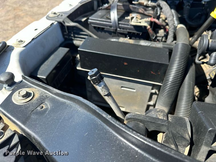 image for item EJ8988 2015 Ford F350 Super Duty  flatbed pickup truck