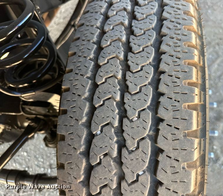 image for item EJ8988 2015 Ford F350 Super Duty  flatbed pickup truck