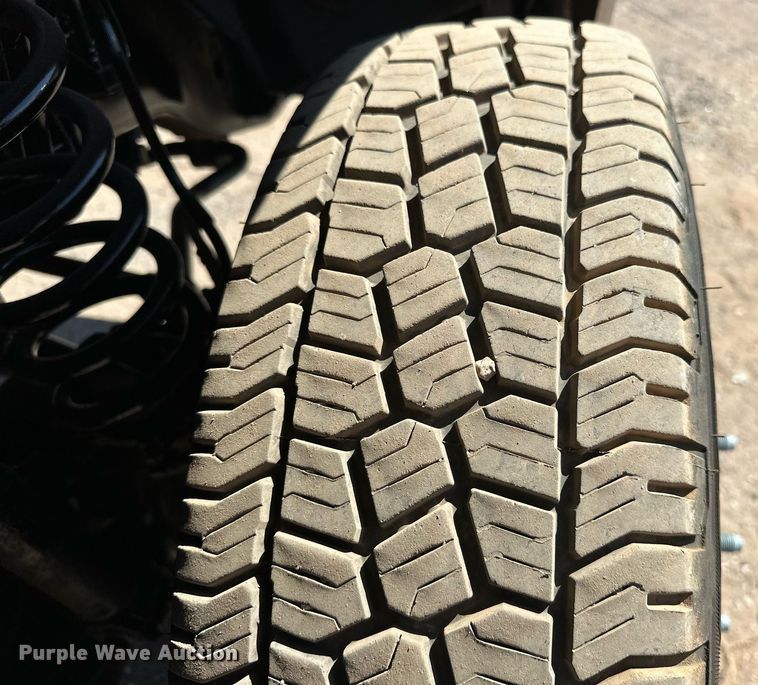 image for item EJ8988 2015 Ford F350 Super Duty  flatbed pickup truck