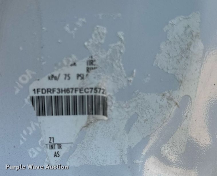 image for item EJ8988 2015 Ford F350 Super Duty  flatbed pickup truck