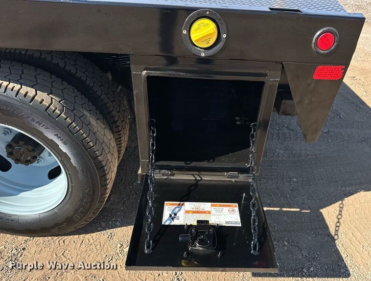 image for item EJ8989 2017 Ford  F350 Super Duty  flatbed pickup truck