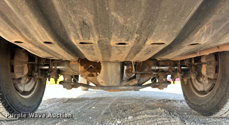 image for item EJ8989 2017 Ford  F350 Super Duty  flatbed pickup truck