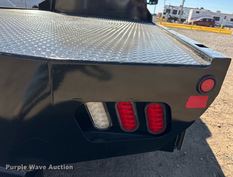 image for item EJ8989 2017 Ford  F350 Super Duty  flatbed pickup truck