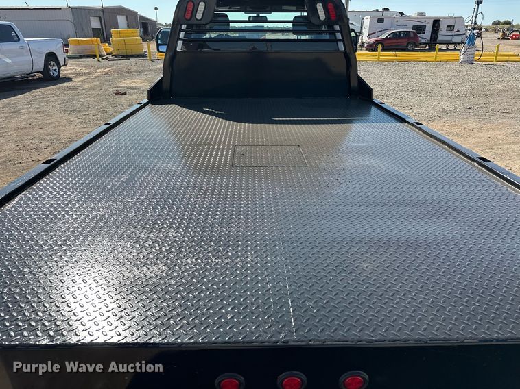 image for item EJ8989 2017 Ford  F350 Super Duty  flatbed pickup truck