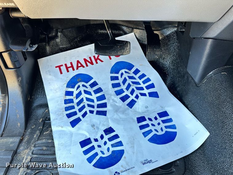 image for item EJ8989 2017 Ford  F350 Super Duty  flatbed pickup truck