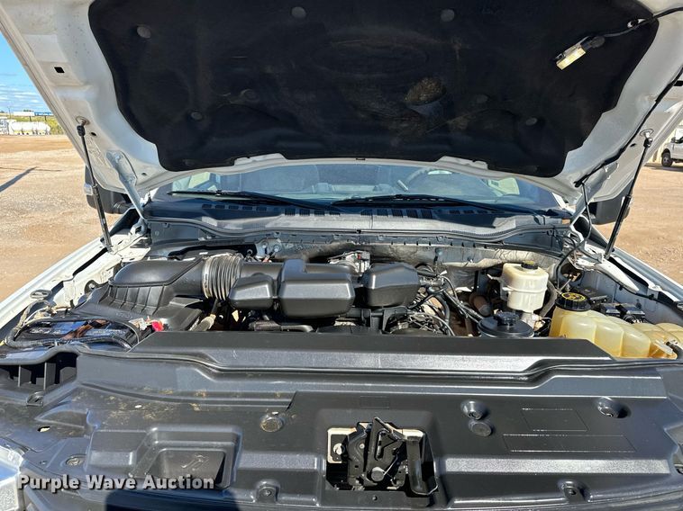 image for item EJ8989 2017 Ford  F350 Super Duty  flatbed pickup truck