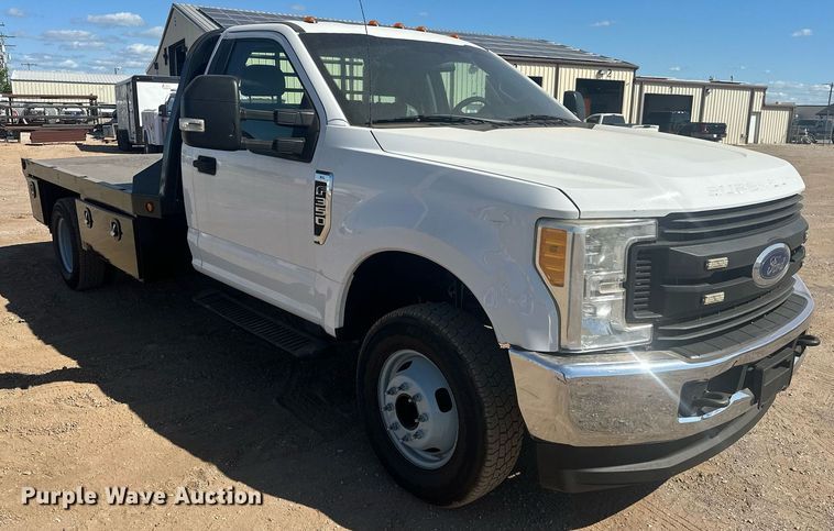 image for item EJ8990 2017 Ford  F350 Super Duty flatbed pickup truck