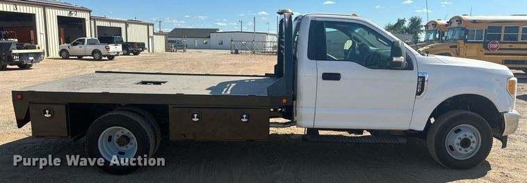 image for item EJ8990 2017 Ford  F350 Super Duty flatbed pickup truck