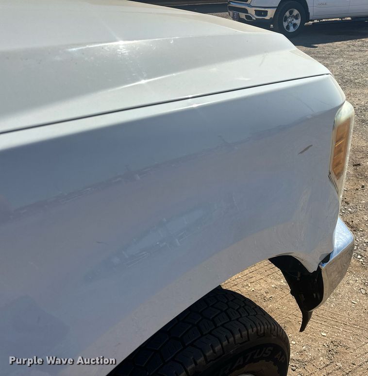 image for item EJ8990 2017 Ford  F350 Super Duty flatbed pickup truck