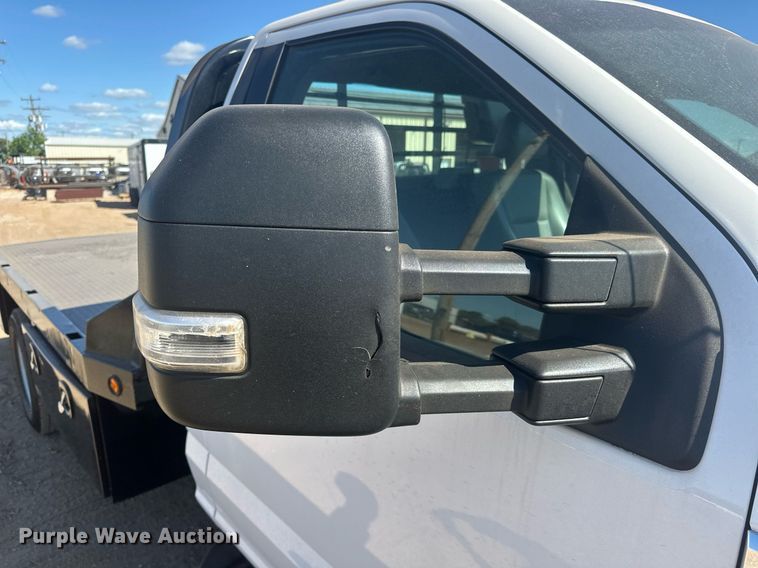 image for item EJ8990 2017 Ford  F350 Super Duty flatbed pickup truck