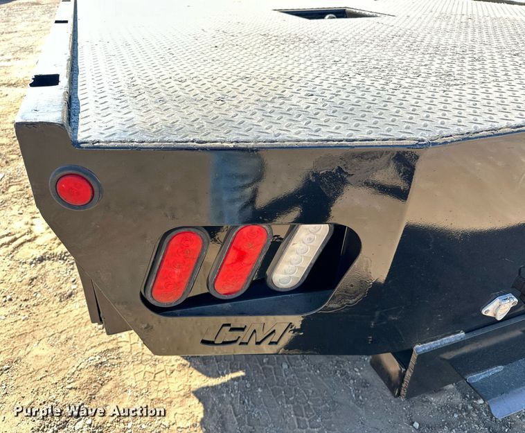 image for item EJ8990 2017 Ford  F350 Super Duty flatbed pickup truck