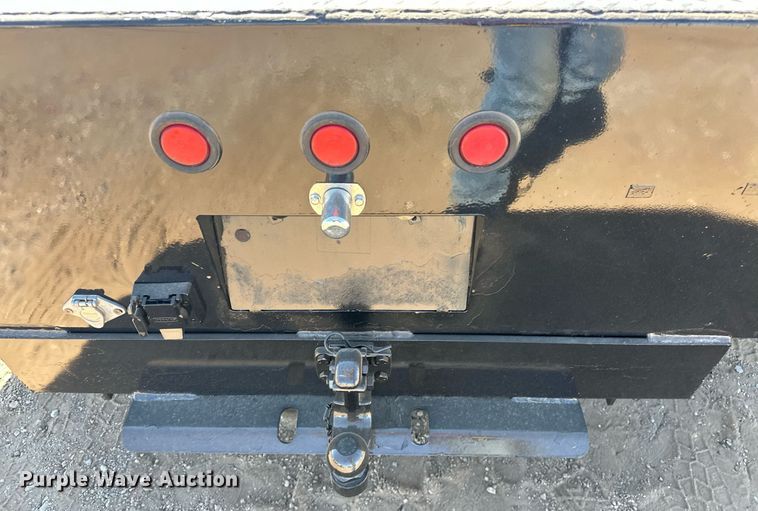 image for item EJ8990 2017 Ford  F350 Super Duty flatbed pickup truck