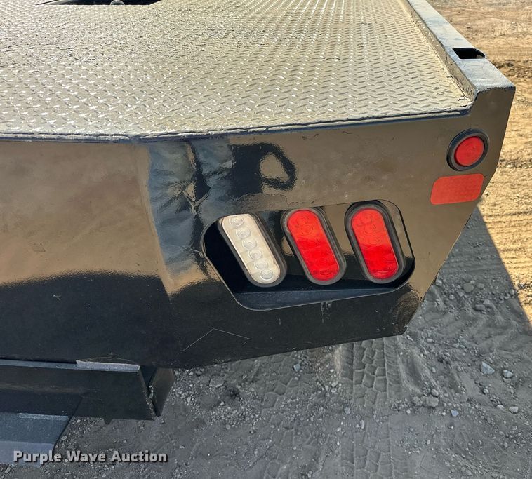 image for item EJ8990 2017 Ford  F350 Super Duty flatbed pickup truck