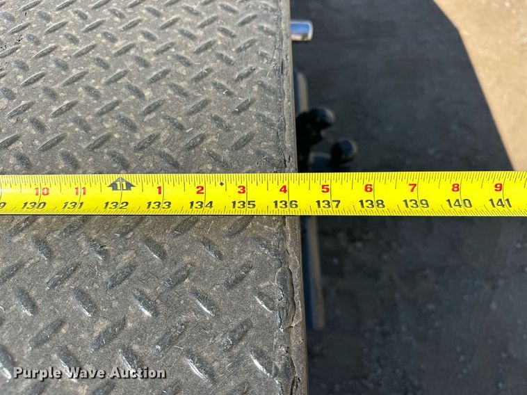 image for item EJ8990 2017 Ford  F350 Super Duty flatbed pickup truck