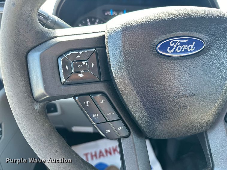 image for item EJ8990 2017 Ford  F350 Super Duty flatbed pickup truck