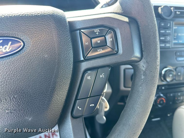 image for item EJ8990 2017 Ford  F350 Super Duty flatbed pickup truck