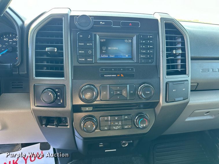 image for item EJ8990 2017 Ford  F350 Super Duty flatbed pickup truck