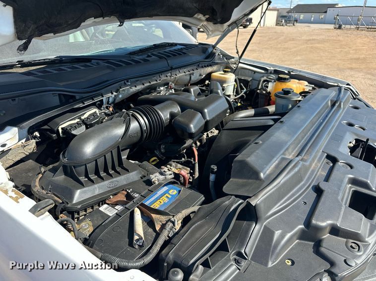 image for item EJ8990 2017 Ford  F350 Super Duty flatbed pickup truck