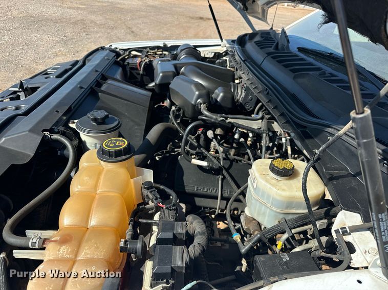 image for item EJ8990 2017 Ford  F350 Super Duty flatbed pickup truck