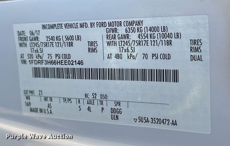 image for item EJ8990 2017 Ford  F350 Super Duty flatbed pickup truck