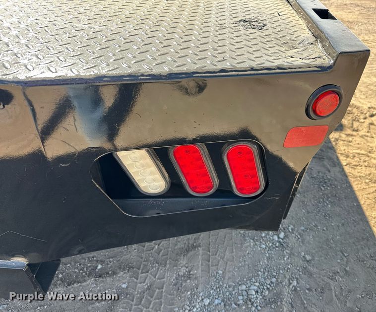 image for item EJ8991 2017 Ford  F350 Super Duty  flatbed pickup truck