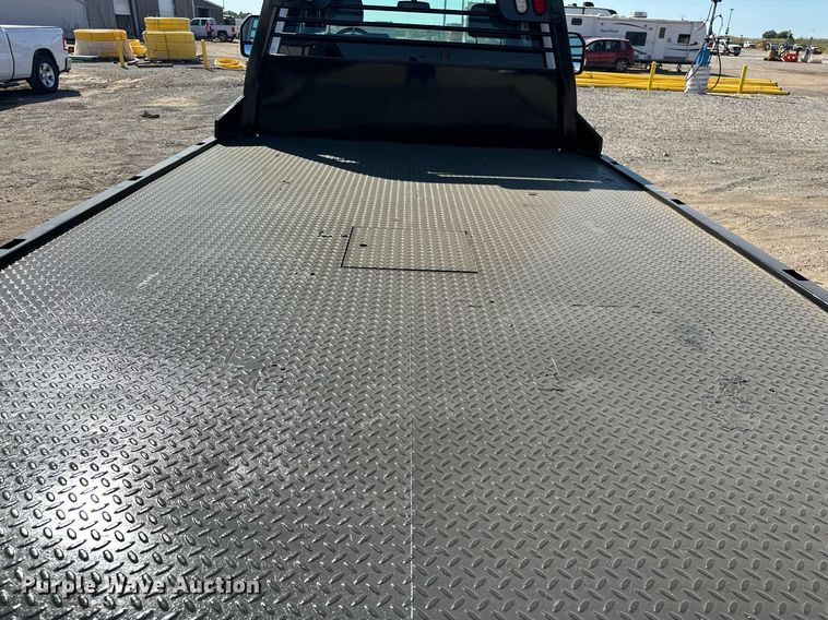 image for item EJ8991 2017 Ford  F350 Super Duty  flatbed pickup truck